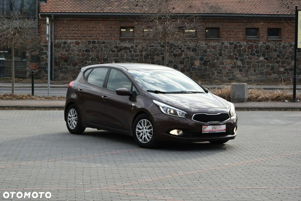 Kia Ceed - 8