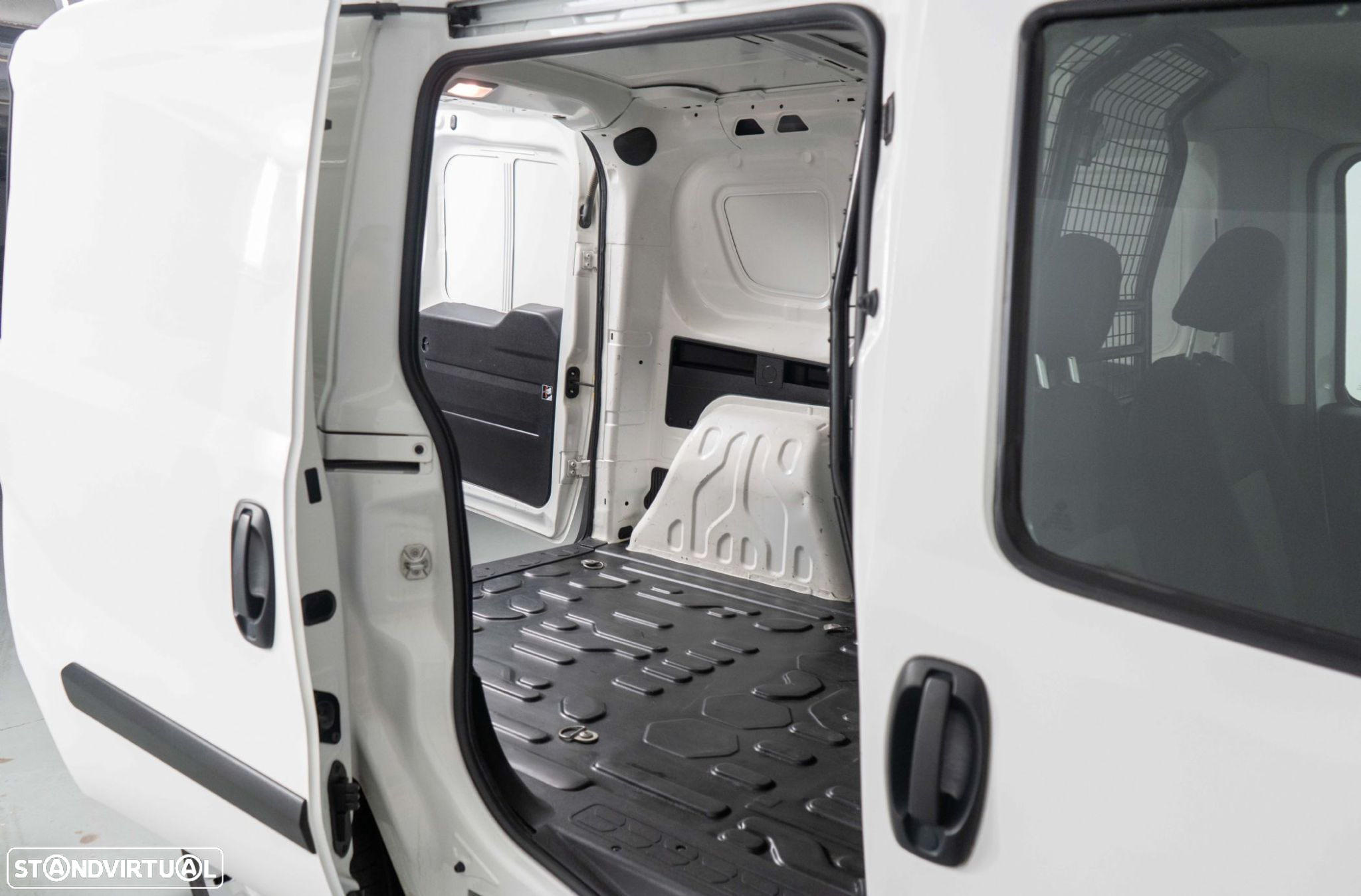 Fiat Doblo Combi 1.3 Multijet - 10