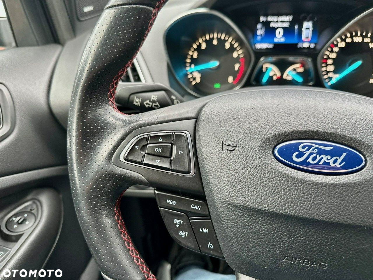 Ford Kuga - 20