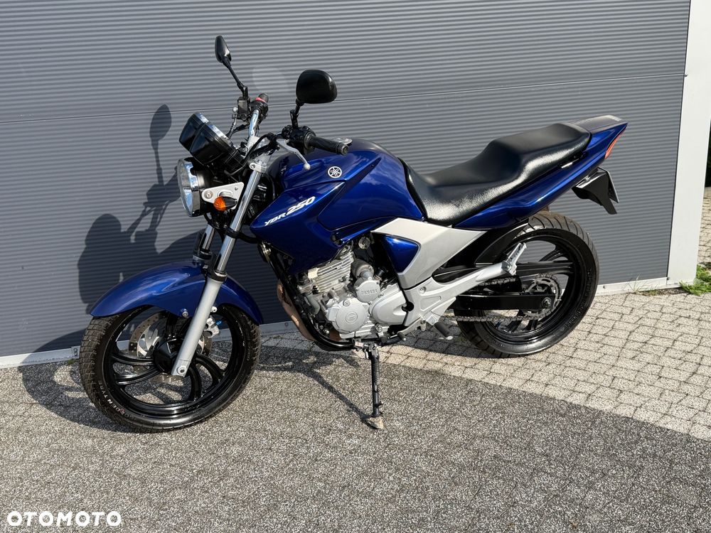 Yamaha YBR - 11