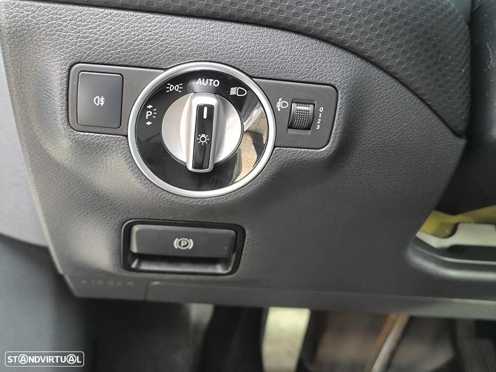 Mercedes-Benz A 180 d Urban - 11