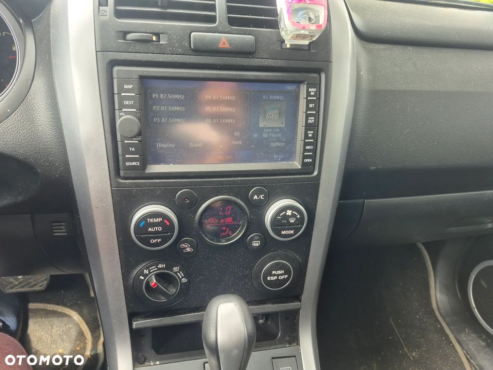 Suzuki Grand Vitara 2.4 De Luxe - 17