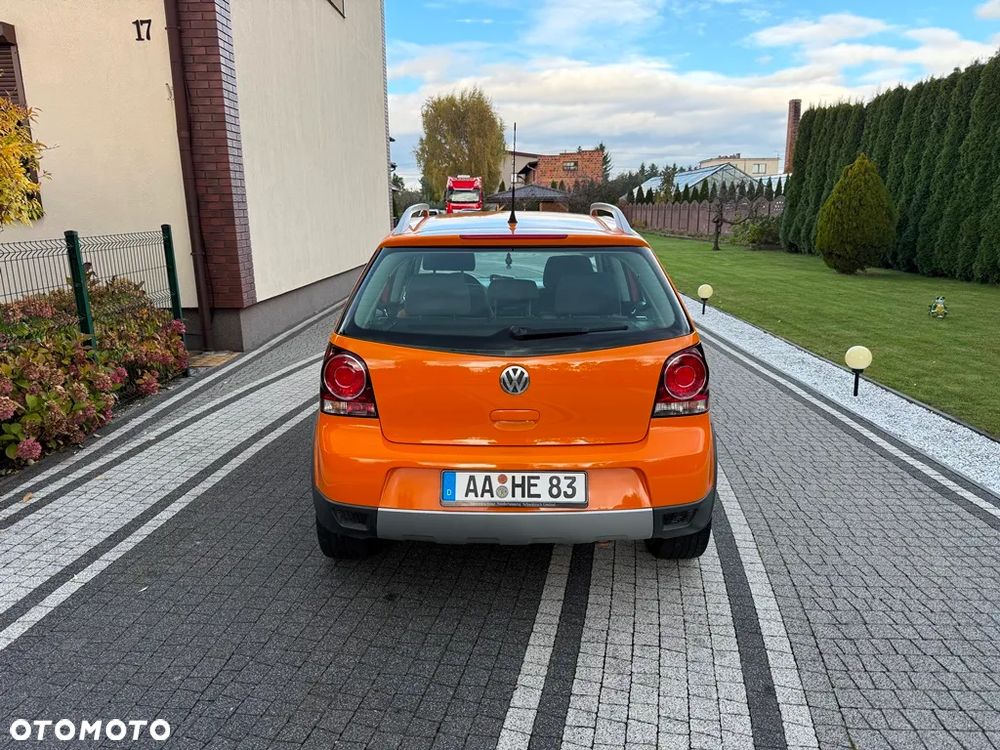 Volkswagen Polo 1.2 Cross Urban White - 12