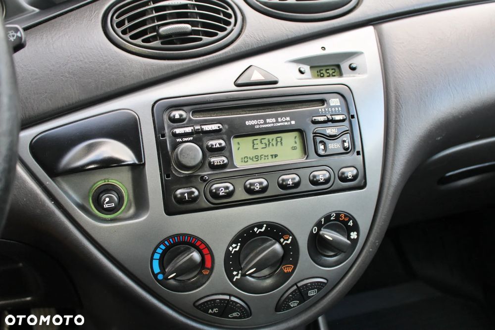Ford Focus 1.6 Comfort - 17
