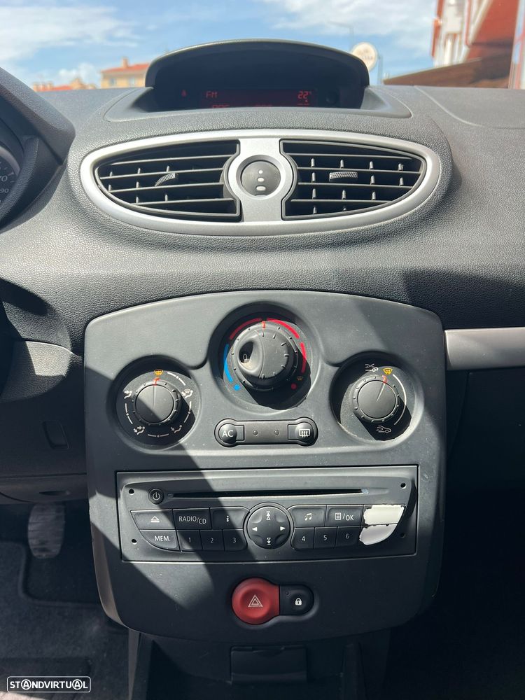 Renault Clio 1.2 16V Dynamique S - 17