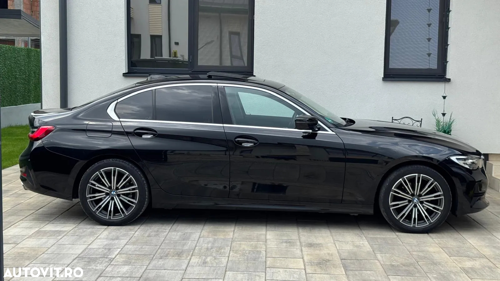 BMW Seria 3 320i Aut. Luxury Line - 7