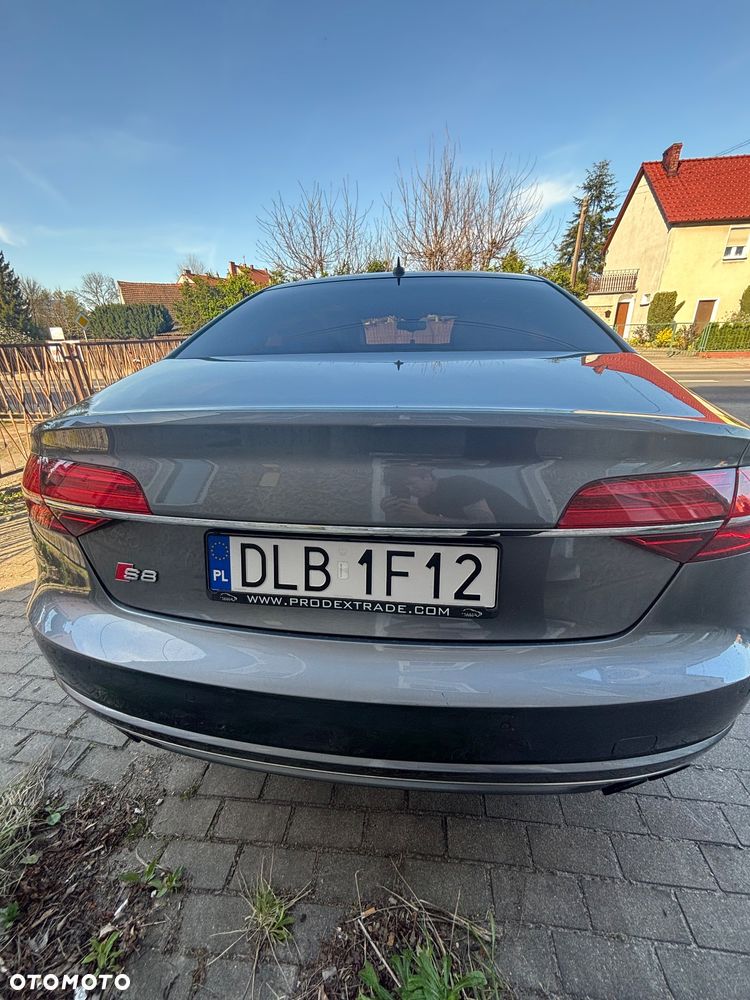 Audi S8 - 7