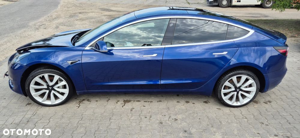 Tesla Model 3 - 9