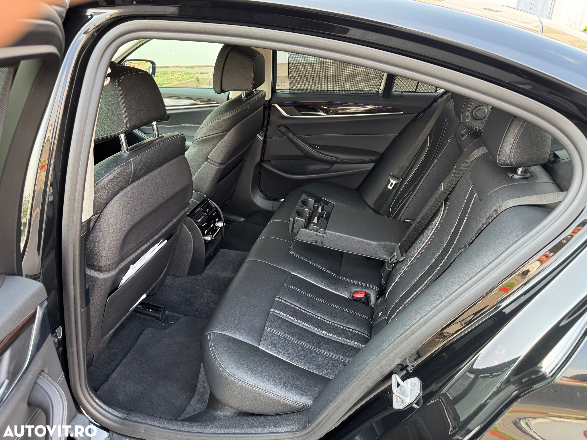 BMW Seria 5 530e Aut. Luxury Line - 7