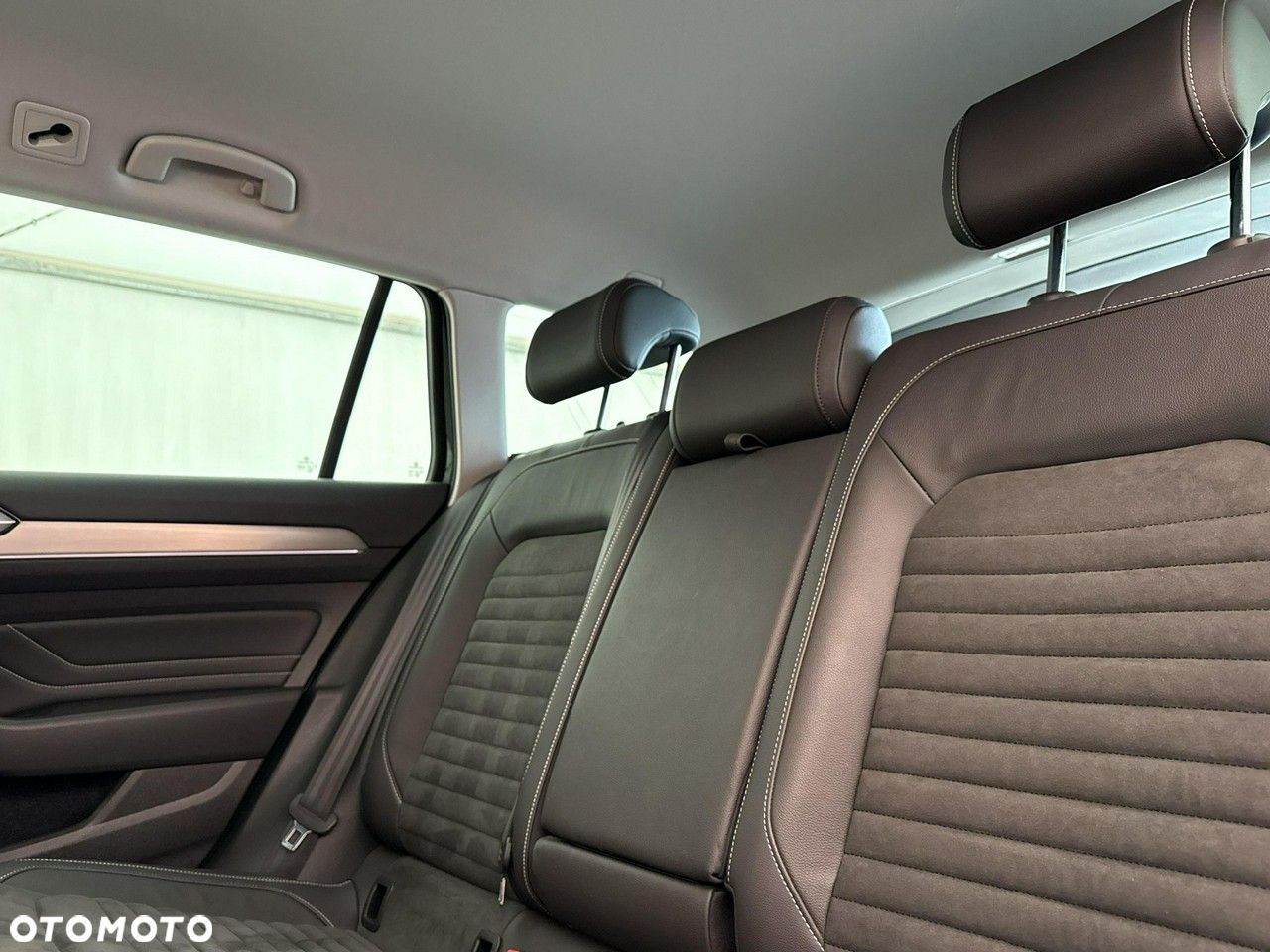 Volkswagen Passat 2.0 TDI 4Mot Elegance DSG - 18