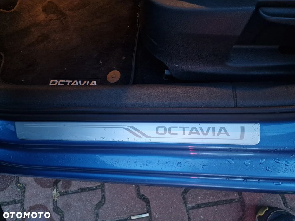 Skoda Octavia 2.0 TDI DSG Sportline - 26