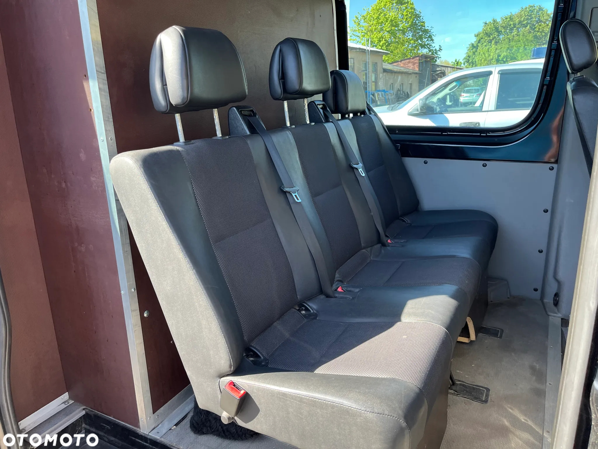 Mercedes-Benz Sprinter - 12