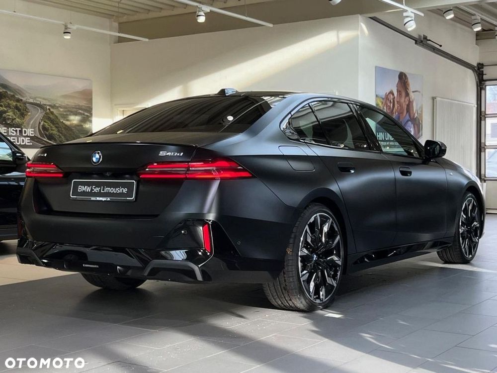 BMW Seria 5 540d xDrive mHEV M Sport - 2