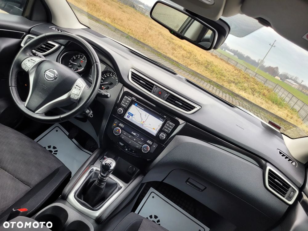 Nissan Qashqai 1.2 DIG-T N-Vision - 24