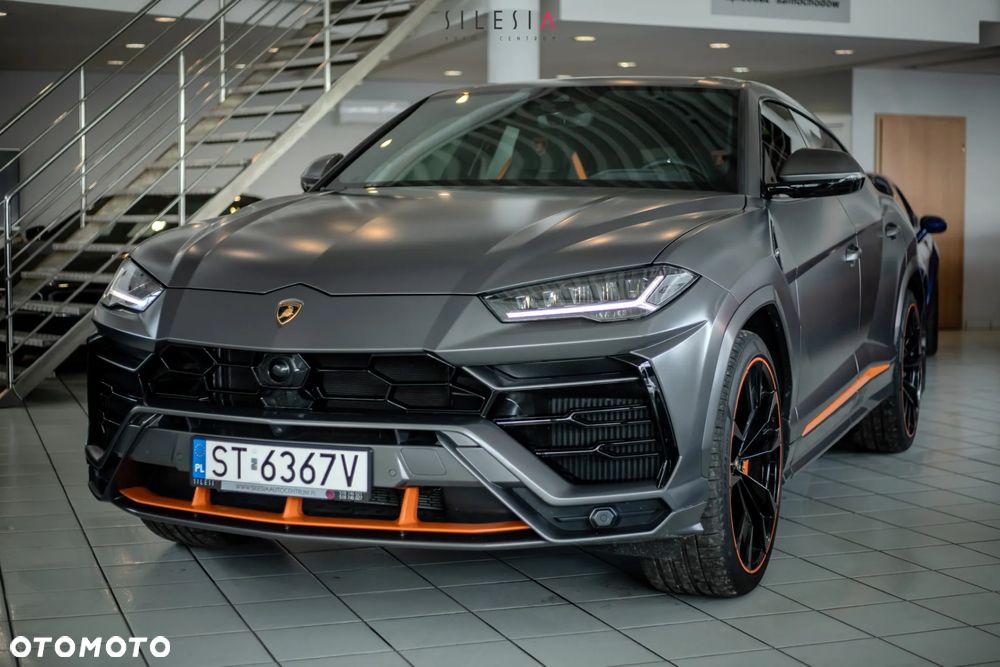 Lamborghini Urus Standard - 4