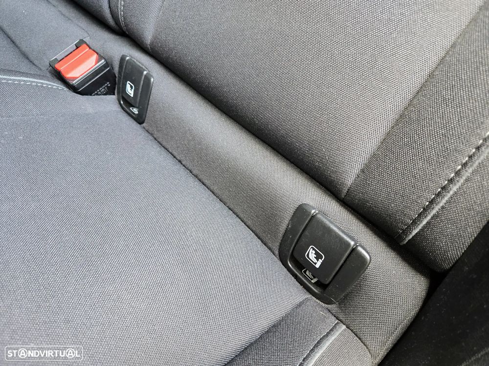 Volvo XC 40 Recharge Plus — fotografia 13
