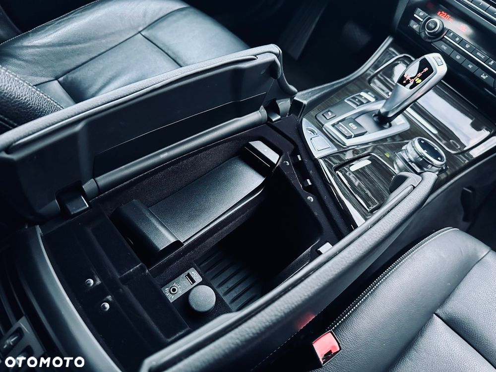 BMW Seria 5 520d Luxury Line - 26