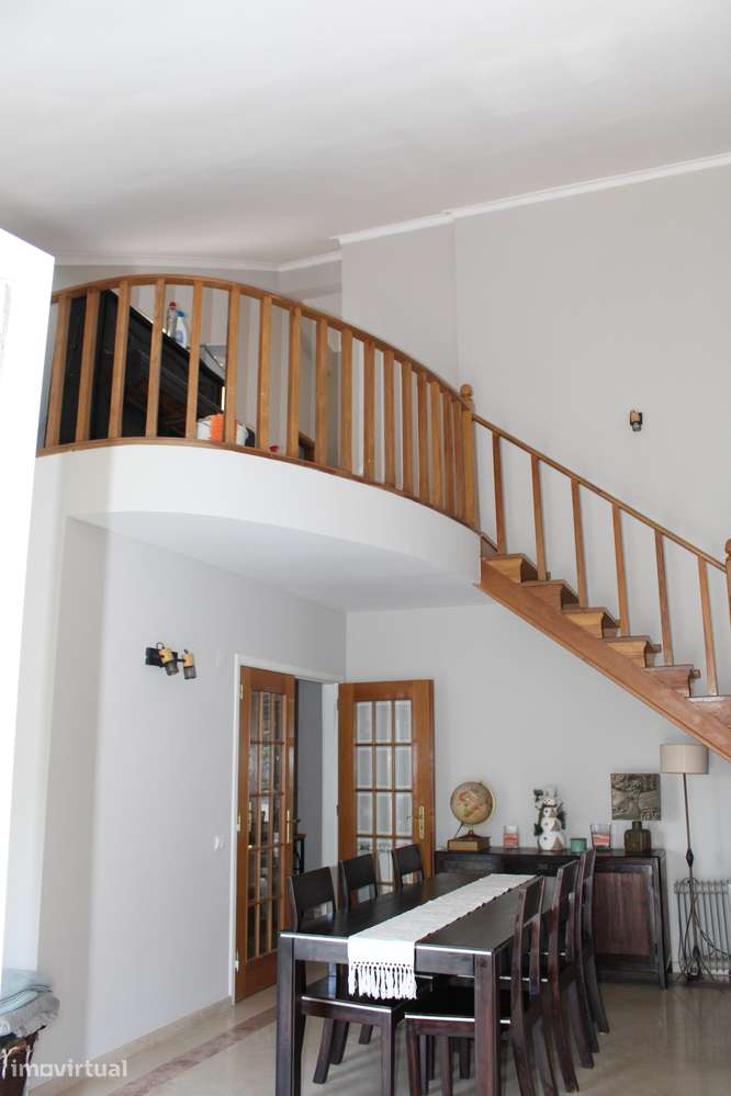 Apartamento T3 Duplex com 5 divisões com Varanda e Garagem - Grande imagem: 3/32