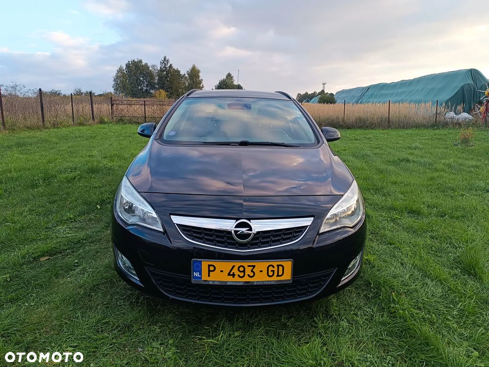 Opel Astra IV 1.4 T Cosmo - 2