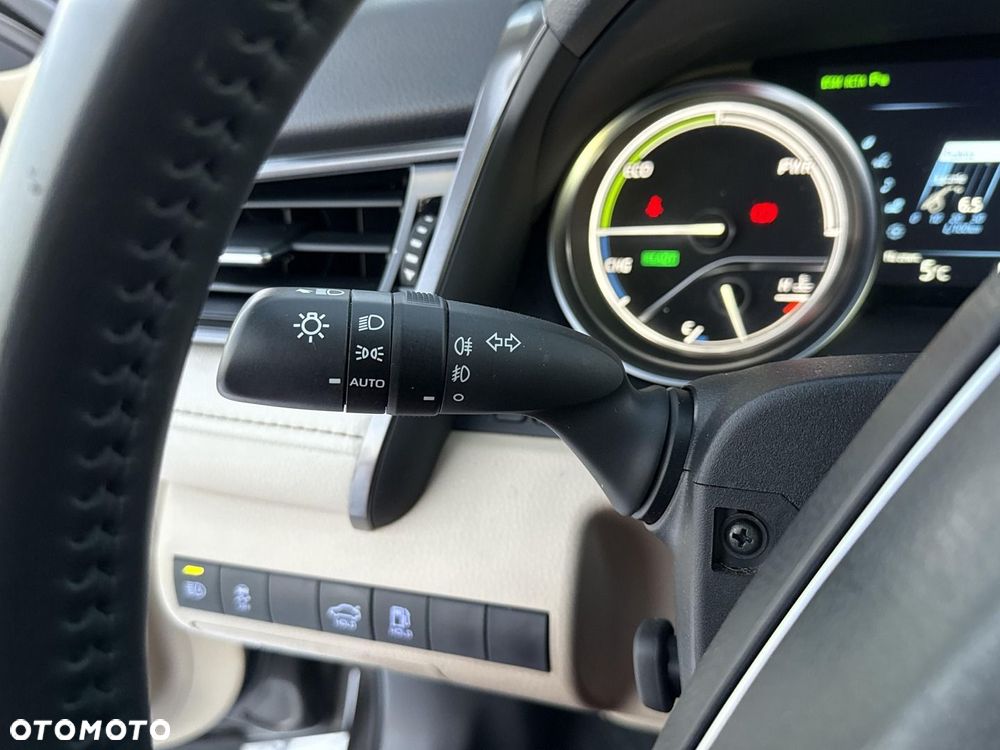 Toyota Camry 2.5 Hybrid Executive CVT - 15