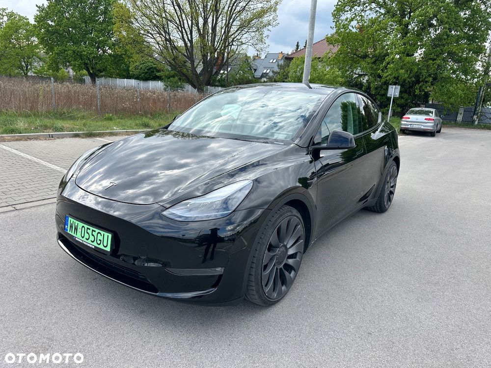 Tesla Model Y Performance AWD - 15