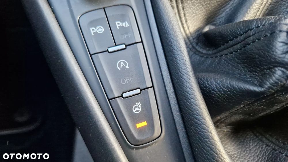 Ford Focus Turnier 1.5 EcoBlue Start-Stopp-System TITANIUM DESIGN - 12