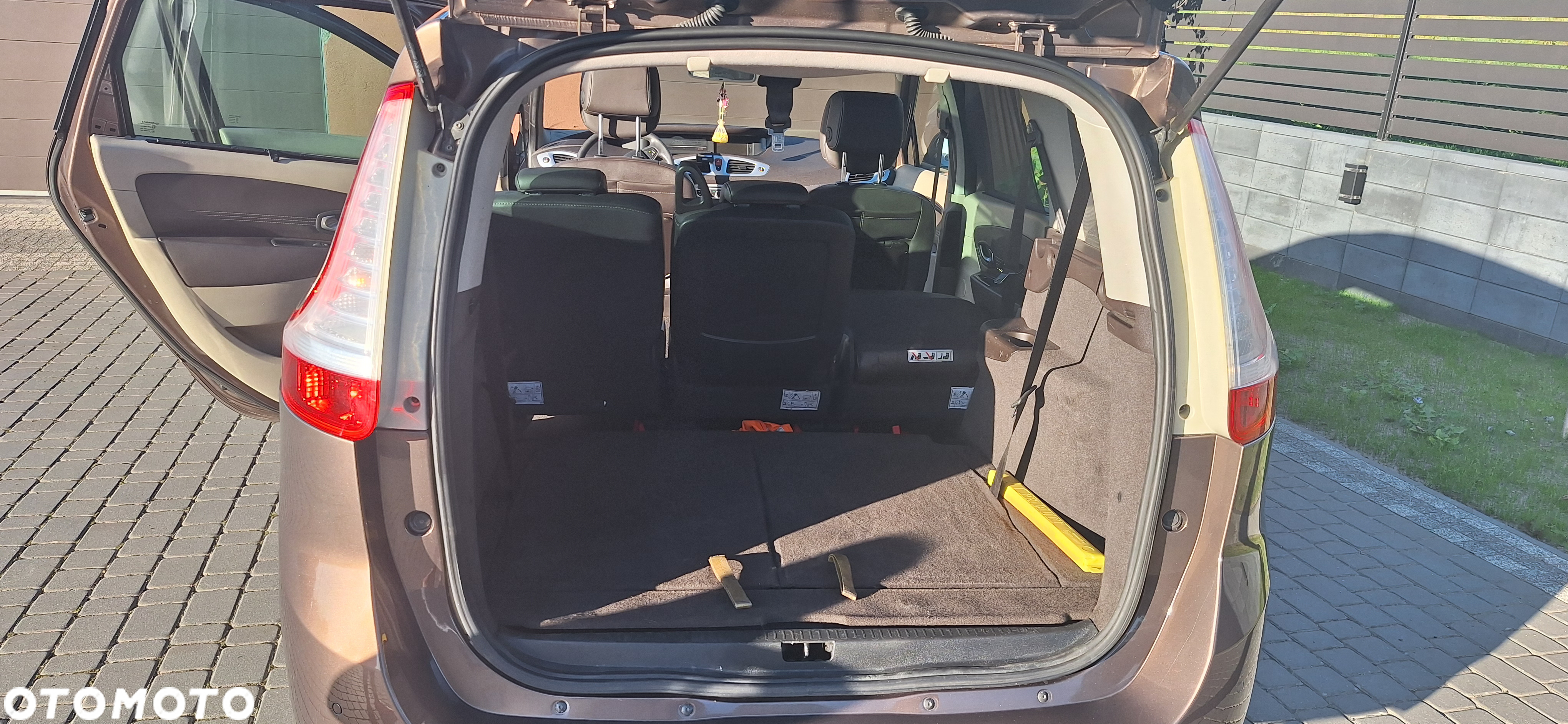 Renault Scenic - 16