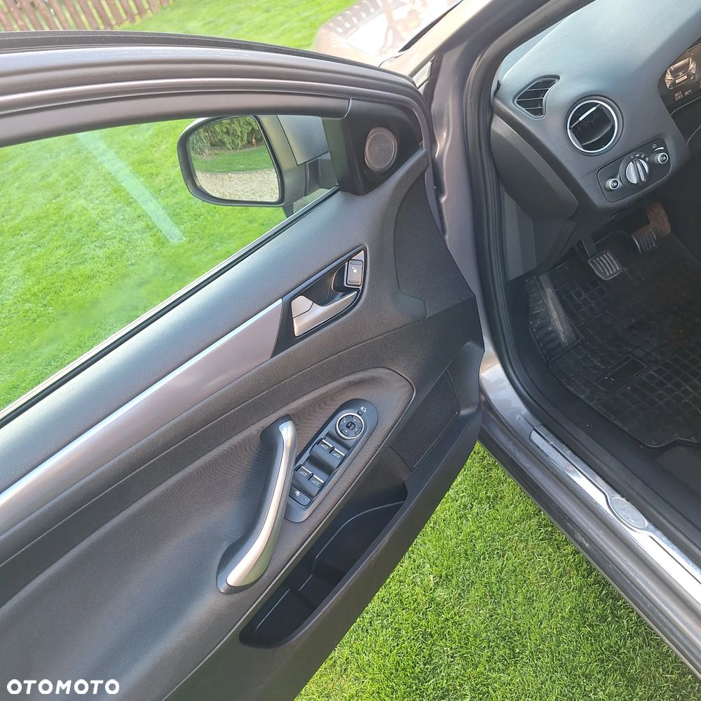 Ford Mondeo 1.6 T Gold X Plus - 12