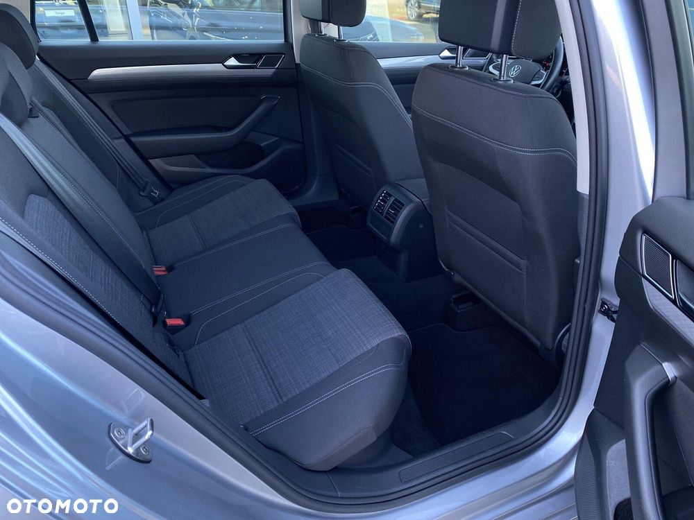 Volkswagen Passat Variant 2.0 TDI EVO Business - 29