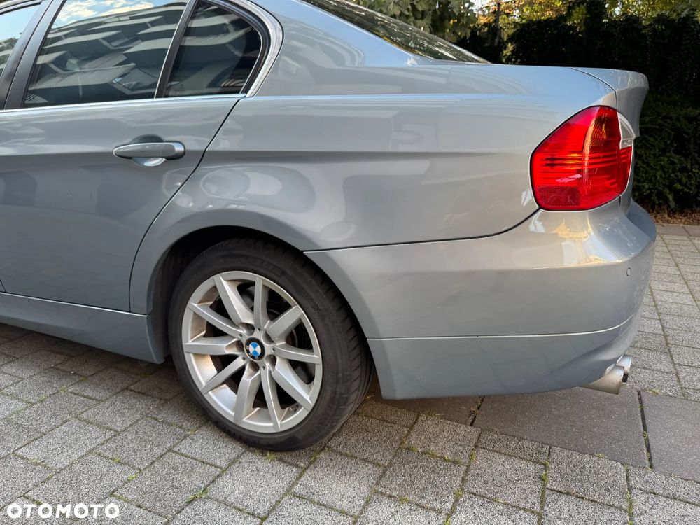 BMW Seria 3 330i - 5