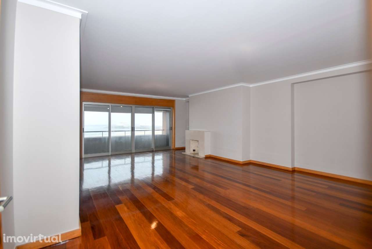 T3 | 1ª linha de mar, para arrendamento, em Matosinhos Sul | Em frente - Grande imagem: 5/23