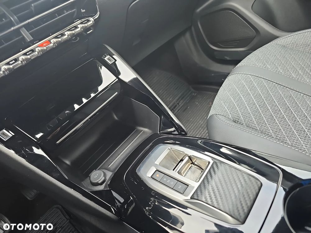 Peugeot 2008 - 14