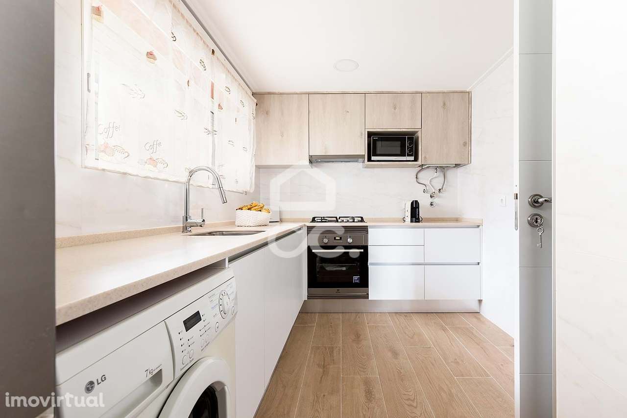 Apartamento T2 Renovado e Pronto a Habitar em Queluz, Sintra - Grande imagem: 4/41