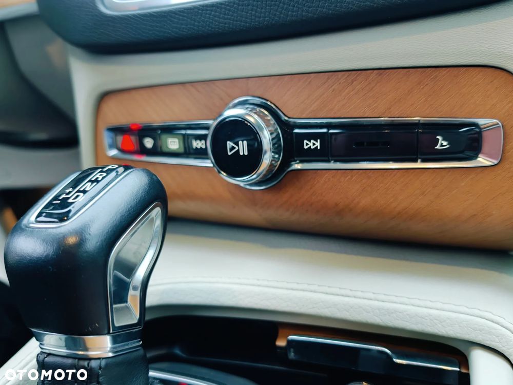 Volvo XC 90 T6 AWD Geartronic Momentum - 29