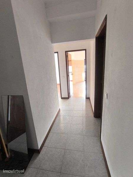 Venda de Apartamento T2 - Miranda do Corvo - Grande imagem: 5/12