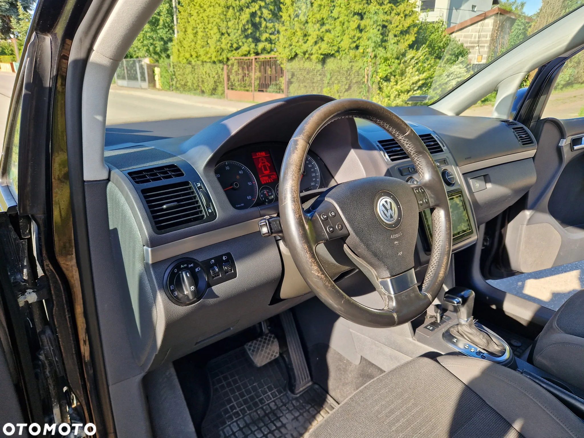 Volkswagen Touran 2.0 TDI DPF Highline DSG - 20