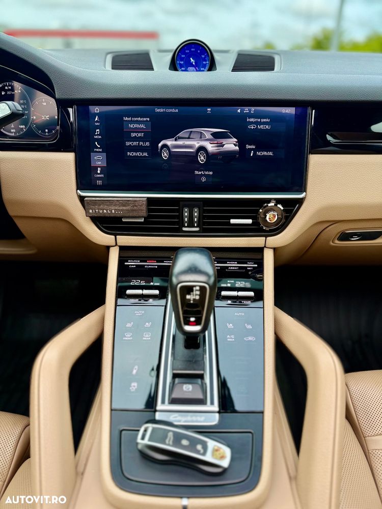 Porsche Cayenne - 13