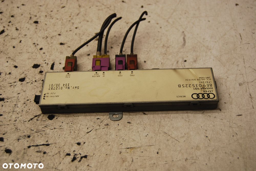 WZMACNIACZ ANTENOWY 8E9035225B AUDI A4 B6/ B7 ORI - 1
