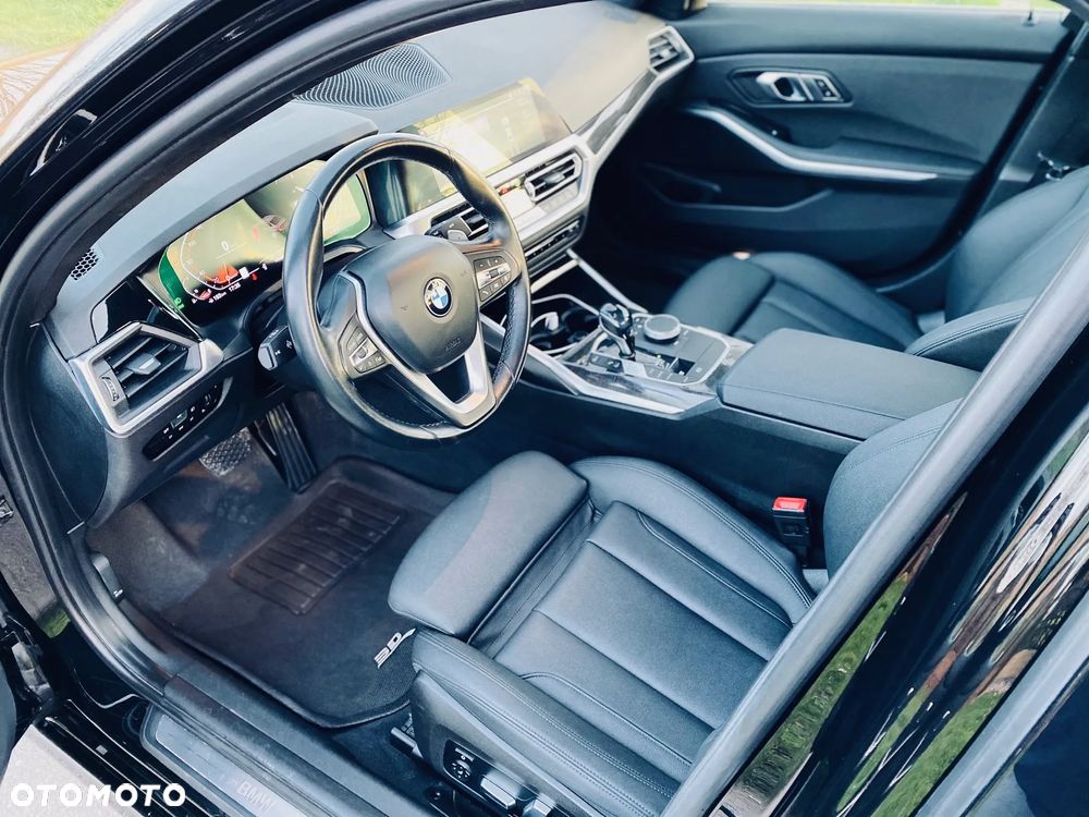BMW Seria 3 330i - 5