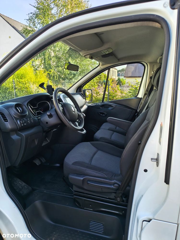 Renault Trafic 2.0 dCi EDC - 9