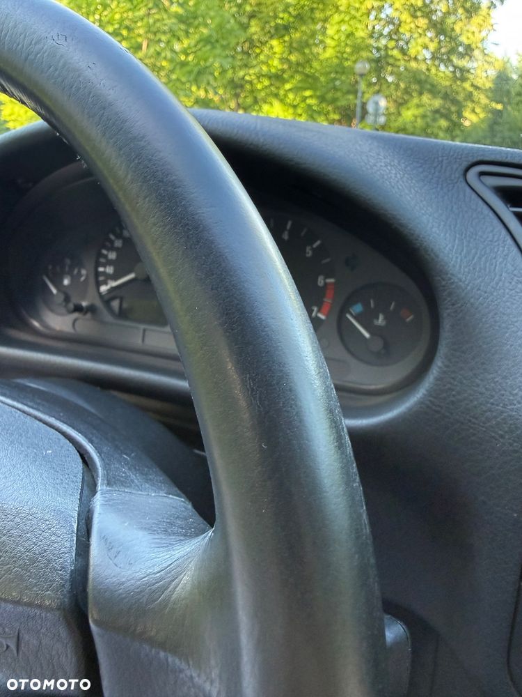BMW Seria 3 316i - 28