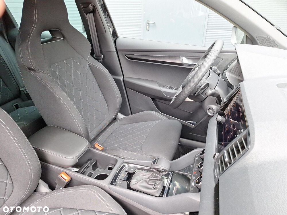 Skoda Karoq 1.5 TSI ACT Sportline DSG - 27