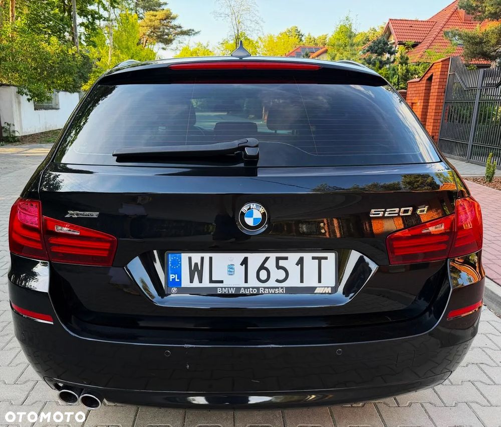 BMW Seria 5 520d xDrive - 10