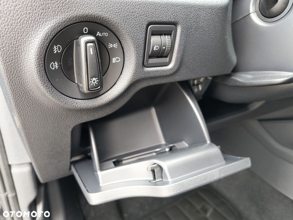Skoda Fabia 1.0 TSI Drive DSG - 25
