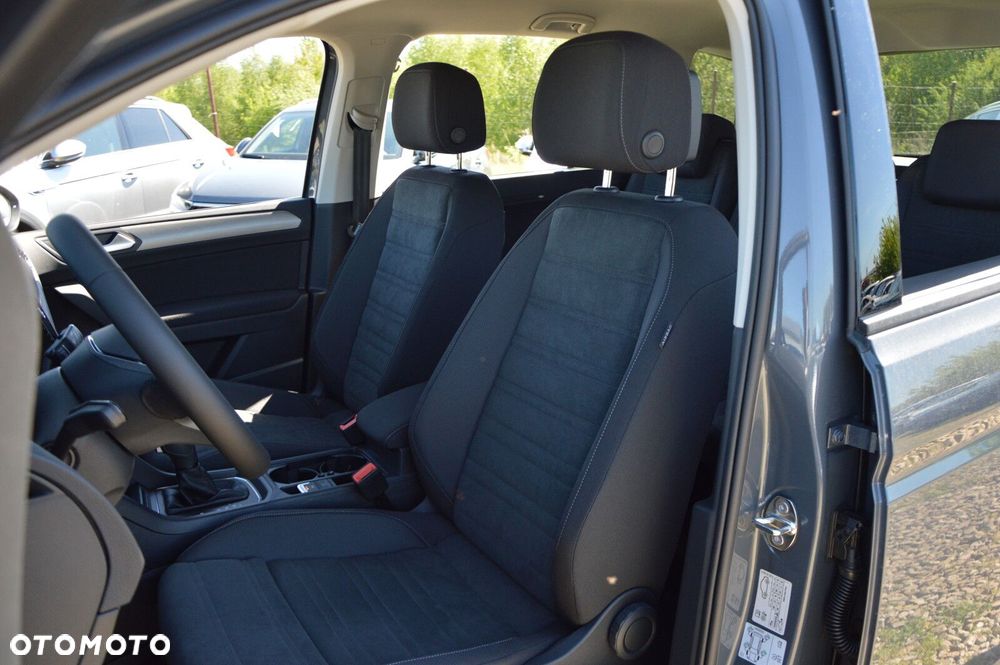 Volkswagen Touran - 10