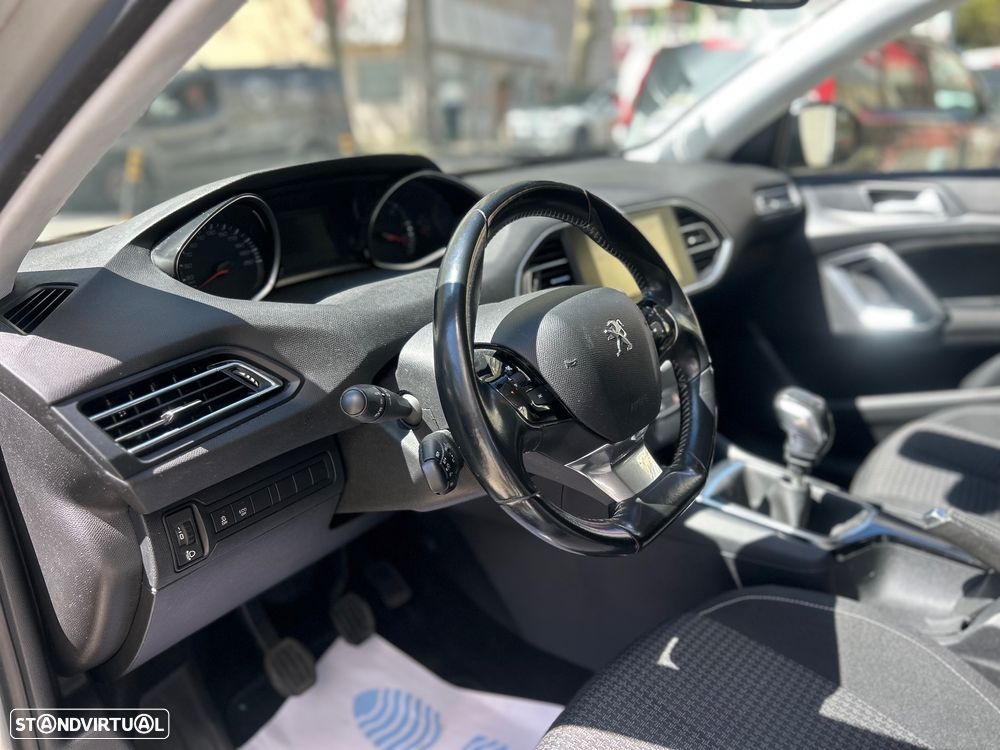 Peugeot 308 SW BlueHDi 100 Stop & Start Business-Line - 17