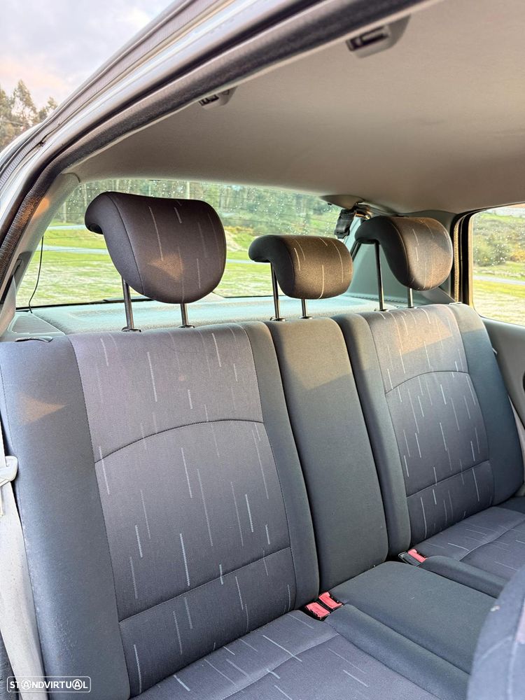 Renault Clio 1.4 16V Privilège - 9