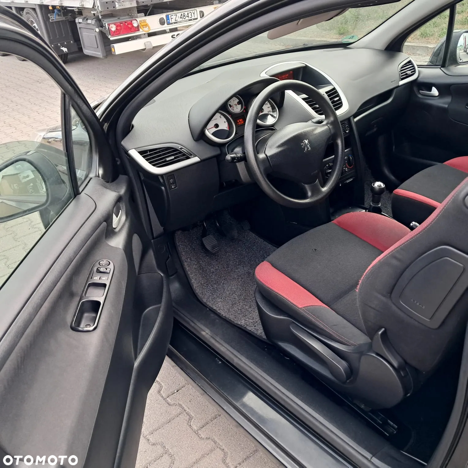 Peugeot 207 - 15