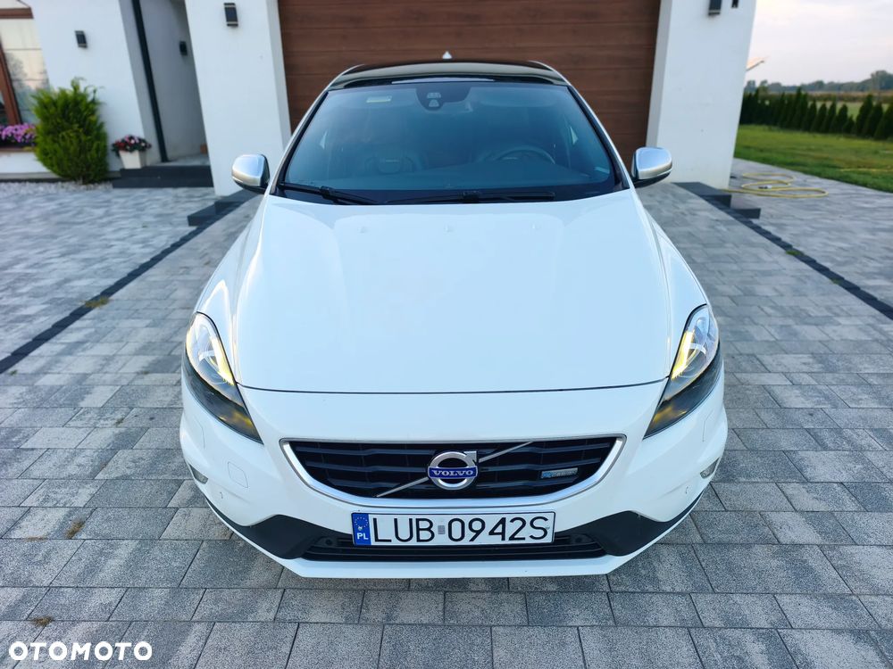 Volvo V40 T3 R-Design Momentum - 3