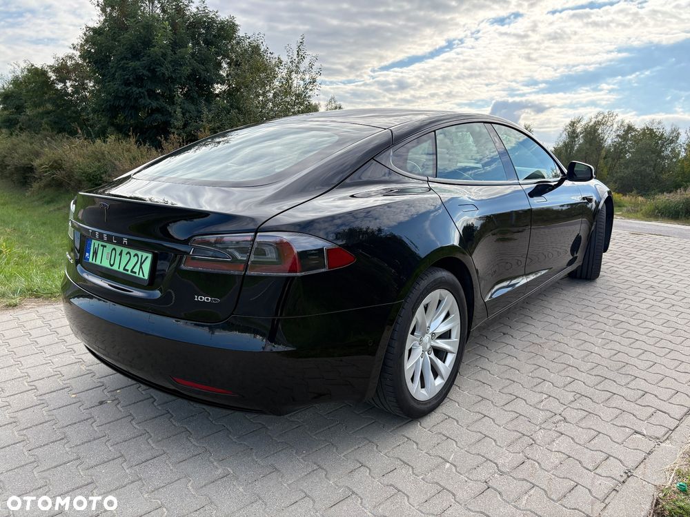 Tesla Model S - 5